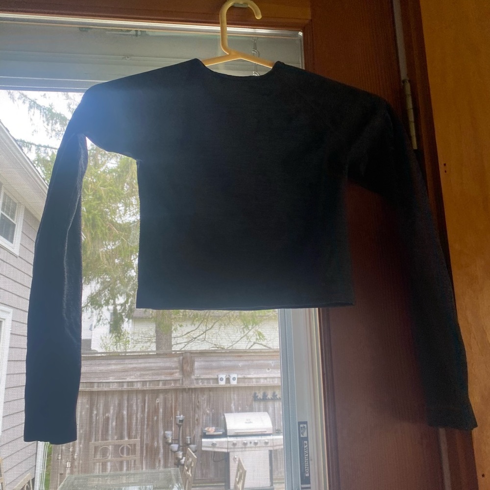 Women’s athletic crop top